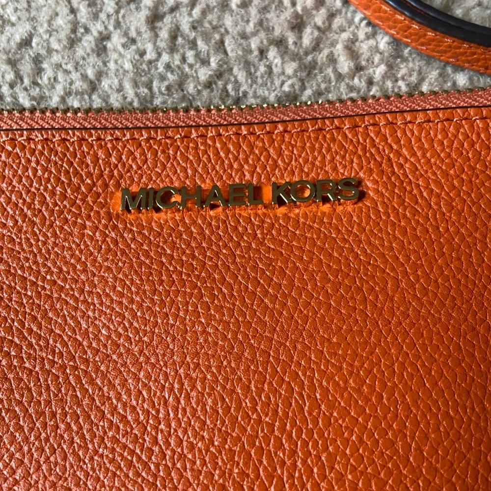 Michael Kors orange zip clutch - Picture 2 of 8